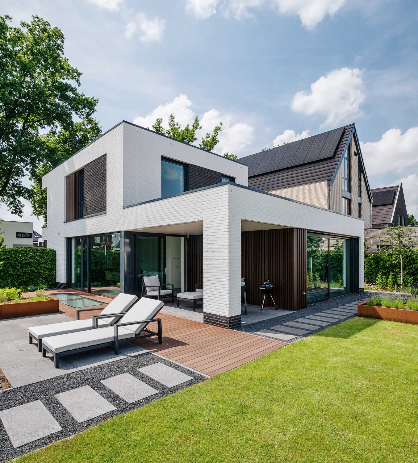 Contact met aannemer in Zuid-Holland? Neem contact op met Tovenaar Techniek voor bouw en renovatie. Snel reactie en duidelijke afspraken.